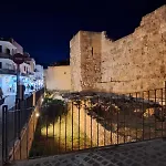 Harbour - Spacious Unique 2-balcony In Chania Old Town Apartmán *