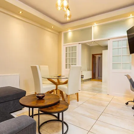Apartment Harbour - 90sqm Spacious 2-balcony In Chania Old Town, Private Parking Available 950m *