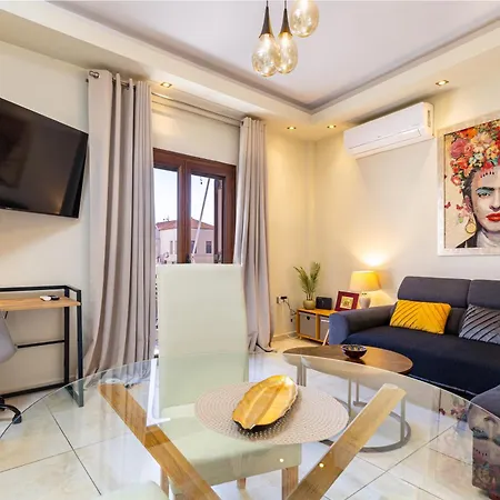 Harbour - Spacious Unique In Chania Old Town Apartament