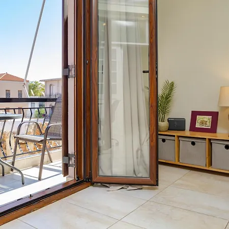 Harbour - 90sqm Spacious 2-balcony In Chania Old Town, Private Parking Available 950m Apartment