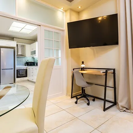Harbour - 90sqm Spacious 2-balcony In Chania Old Town, Private Parking Available 950m Chania (Crete)