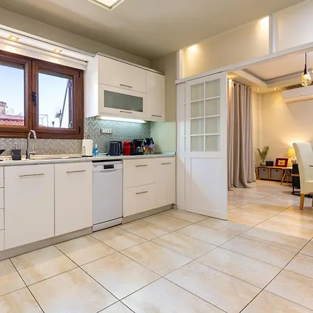 Harbour - 90sqm Spacious 2-balcony In Chania Old Town, Private Parking Available 950m *