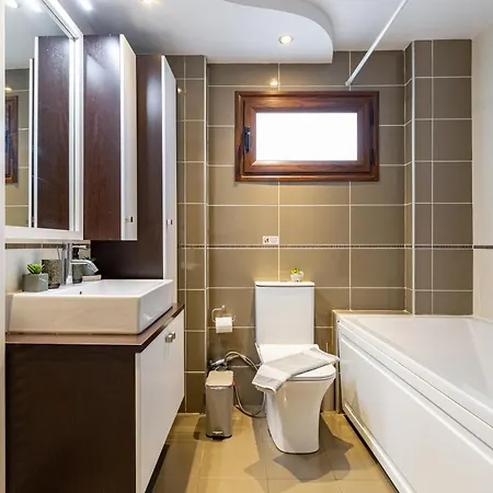 Apartment Harbour - 90sqm Spacious 2-balcony In Chania Old Town, Private Parking Available 950m Chania (Crete)