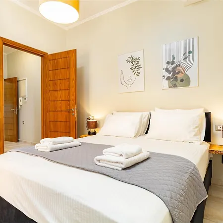 Harbour - 90sqm Spacious 2-balcony In Chania Old Town, Private Parking Available 950m *