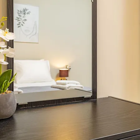 Harbour - 90sqm Spacious 2-balcony In Chania Old Town, Private Parking Available 950m * Chania (Crete)