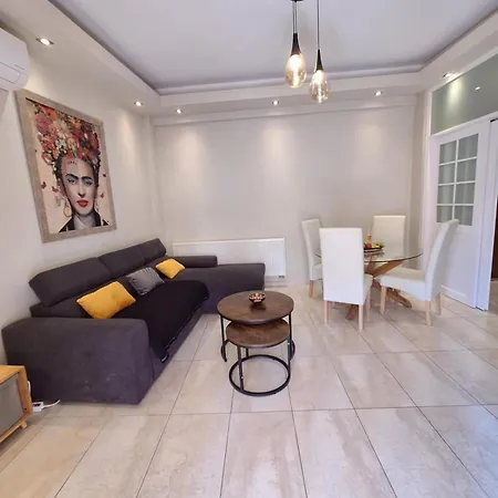 Harbour - 90sqm Spacious 2-balcony In Chania Old Town, Private Parking Available 950m * Chania (Crete)