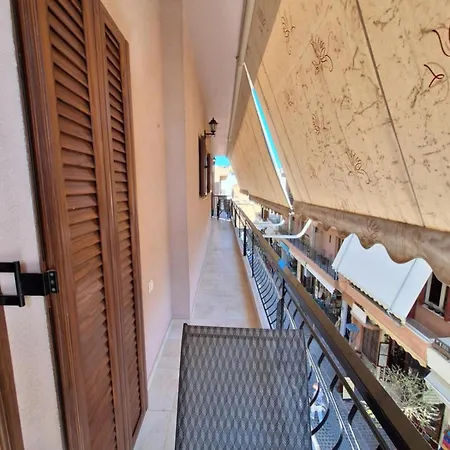 Harbour - Spacious Unique In Chania Old Town Apartament *