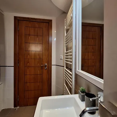 Apartment Harbour - 90sqm Spacious 2-balcony In Chania Old Town, Private Parking Available 950m