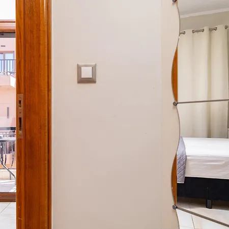 Harbour - 90sqm Spacious 2-balcony In Chania Old Town, Private Parking Available 950m Apartment