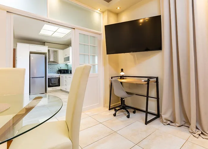 Harbour - Spacious Unique 2-balcony In Chania Old Town Ханья