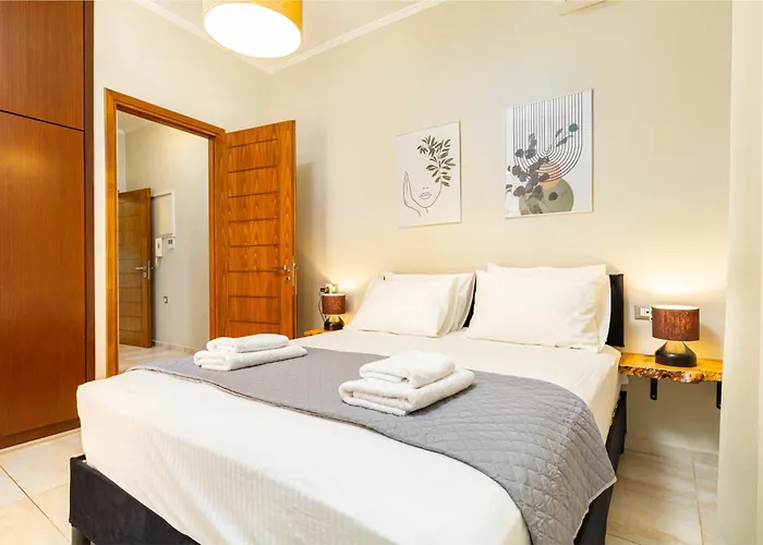 Harbour - Spacious Unique 2-balcony In Chania Old Town *