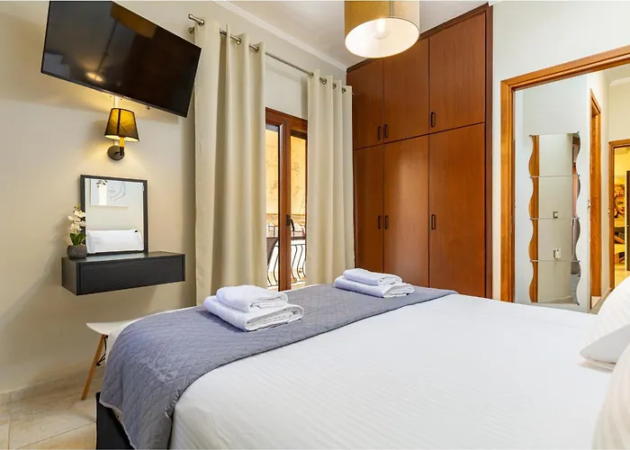 Harbour - Spacious Unique 2-balcony In Chania Old Town Апартаменты Ханья