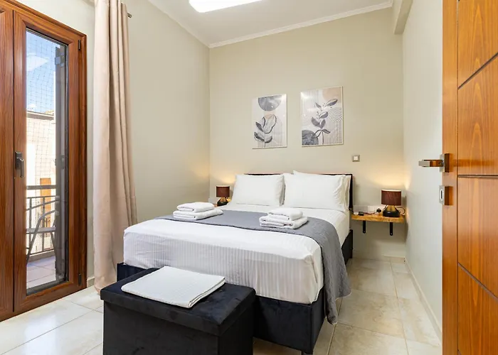 Апартаменты Harbour - Spacious Unique 2-balcony In Chania Old Town *