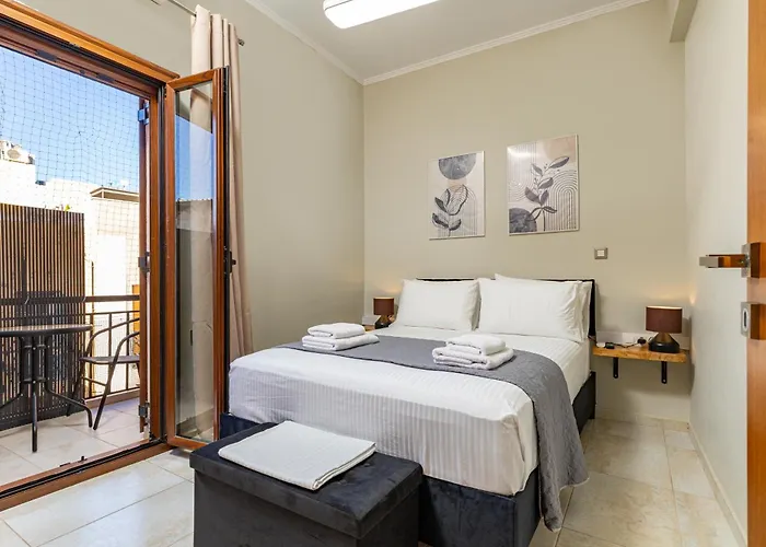 Harbour - Spacious Unique 2-balcony In Chania Old Town Ханья