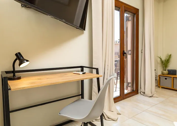 Harbour - Spacious Unique 2-balcony In Chania Old Town * Ханья