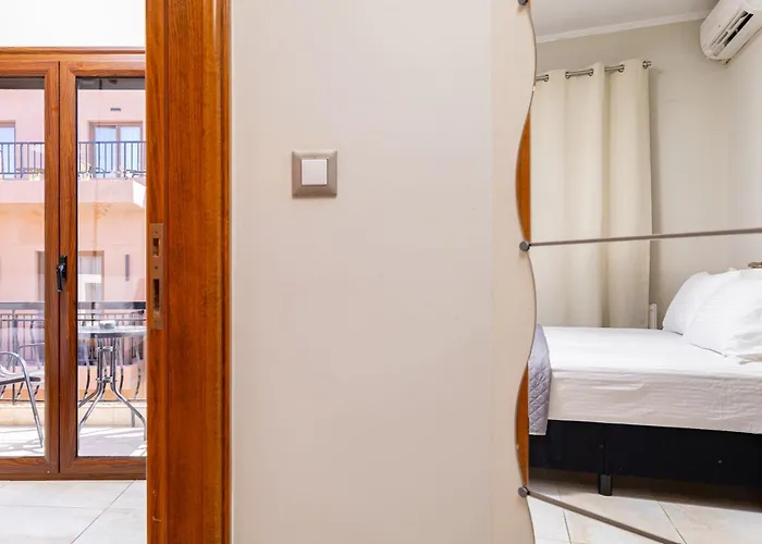 Harbour - Spacious Unique 2-balcony In Chania Old Town Апартаменты