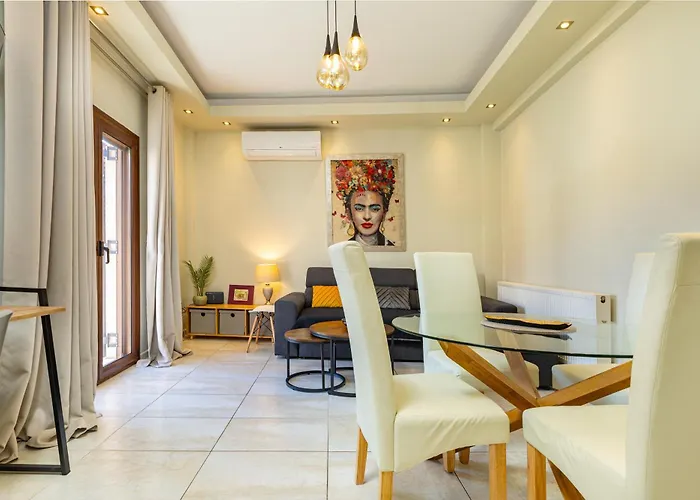 Harbour - Spacious Unique 2-balcony In Chania Old Town 아파트