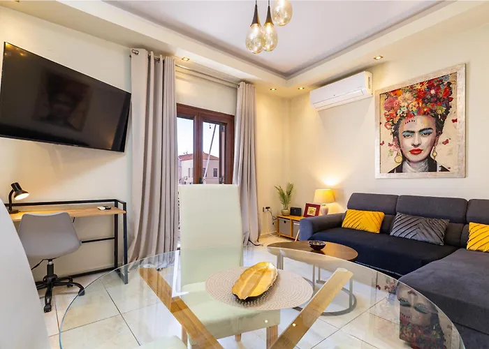 Harbour - Spacious Unique 2-balcony In Chania Old Town 아파트