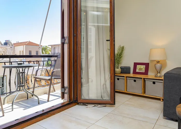 Harbour - Spacious Unique 2-balcony In Chania Old Town 아파트
