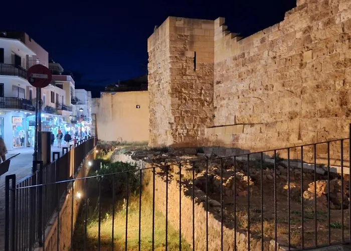 Harbour - Spacious Unique 2-balcony In Chania Old Town 아파트 *